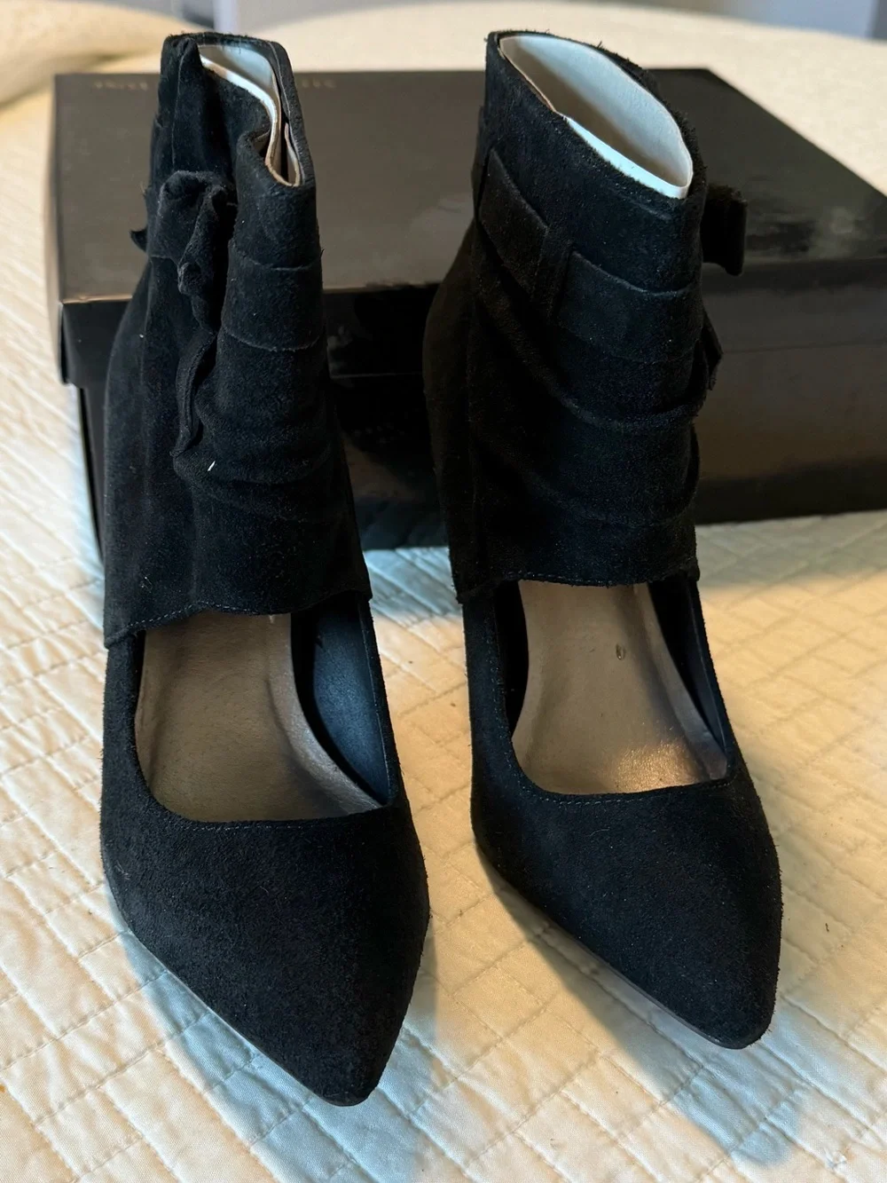 Steve Madden Black Suede Pointed-Toe Ankle Pumps with Bow Cuff